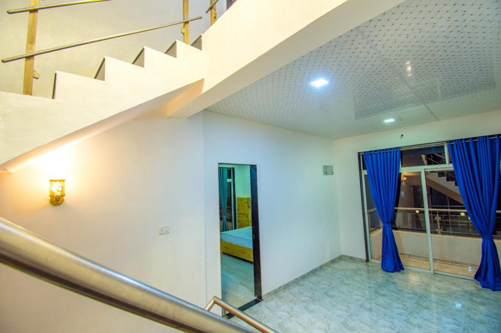 Empyrean Stay Ll 6Bhk Ll Royal Bramha Palace Ll Pvt Pool Ll Lonavala Esterno foto