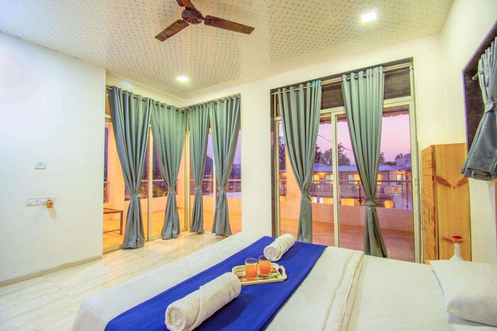 Empyrean Stay Ll 6Bhk Ll Royal Bramha Palace Ll Pvt Pool Ll Lonavala Esterno foto